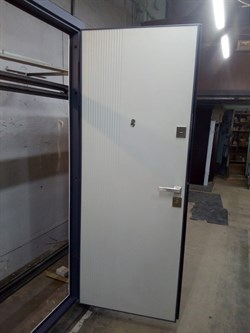 Взломостойкая готовая дверь Оптима узкий косяк 1120 - фото 9268